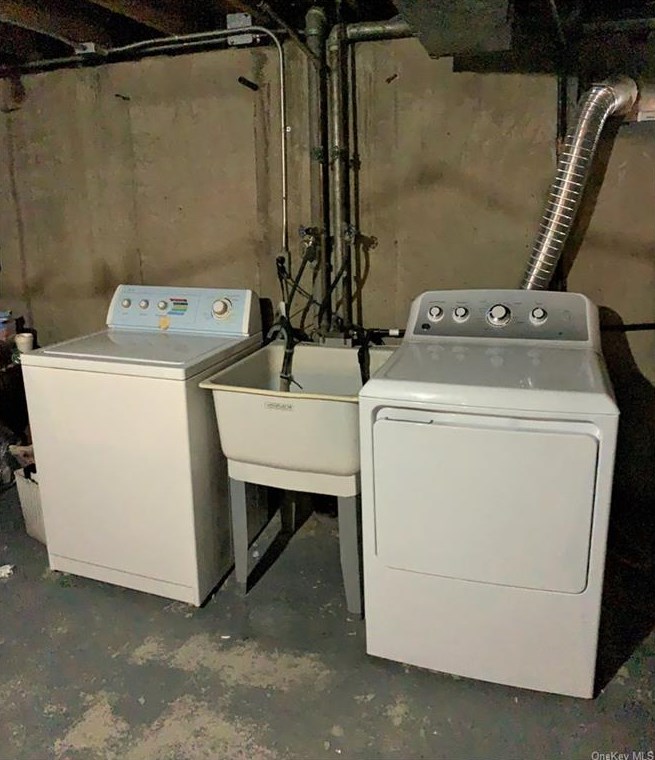 26 Duke Pl, Staten Island NY  10314-5148 exterior