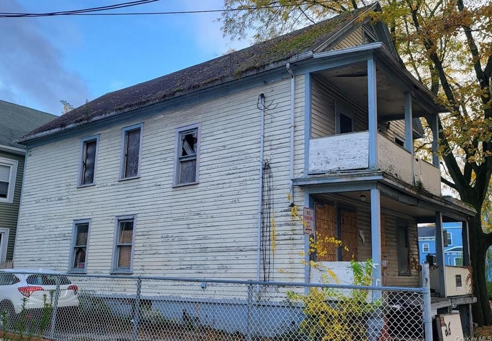 25 S Clinton St, Poughkeepsie, NY 12601