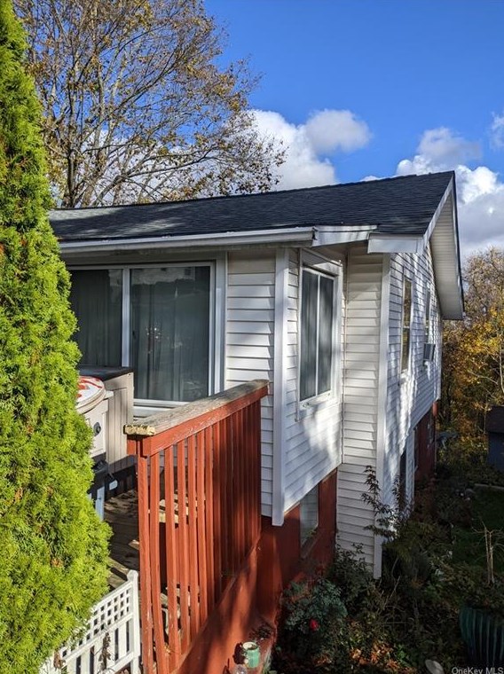 76 Longfellow Dr, Kent Lakes, NY 10512-5260