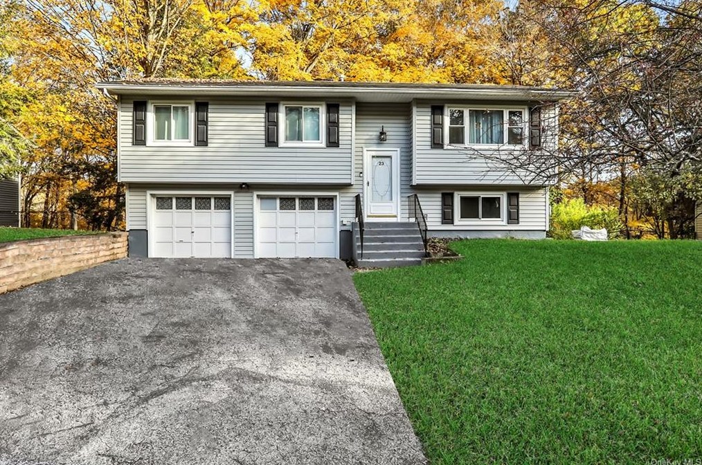 23 Raker Rd, Poughkeepsie, NY 12603