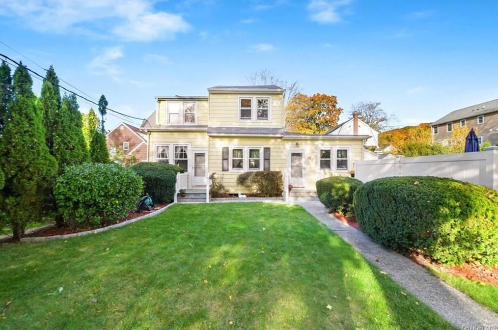 55 Cleveland Pl, Hawthorne, NY 10532