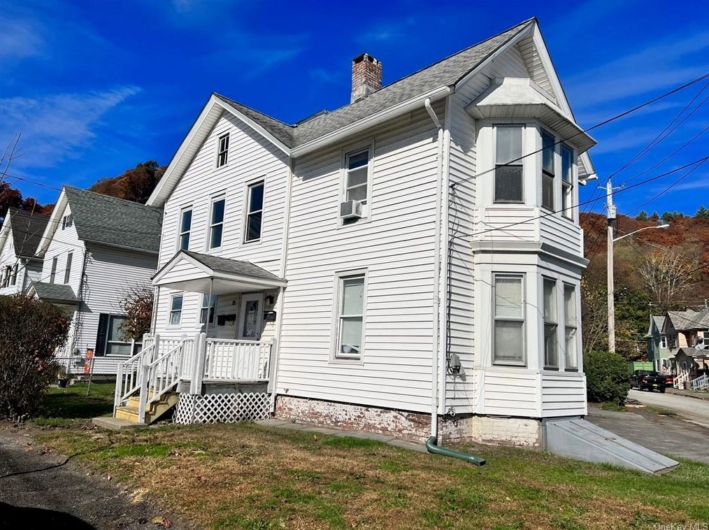 18 Clark St #2b, Port Jervis, NY 12771