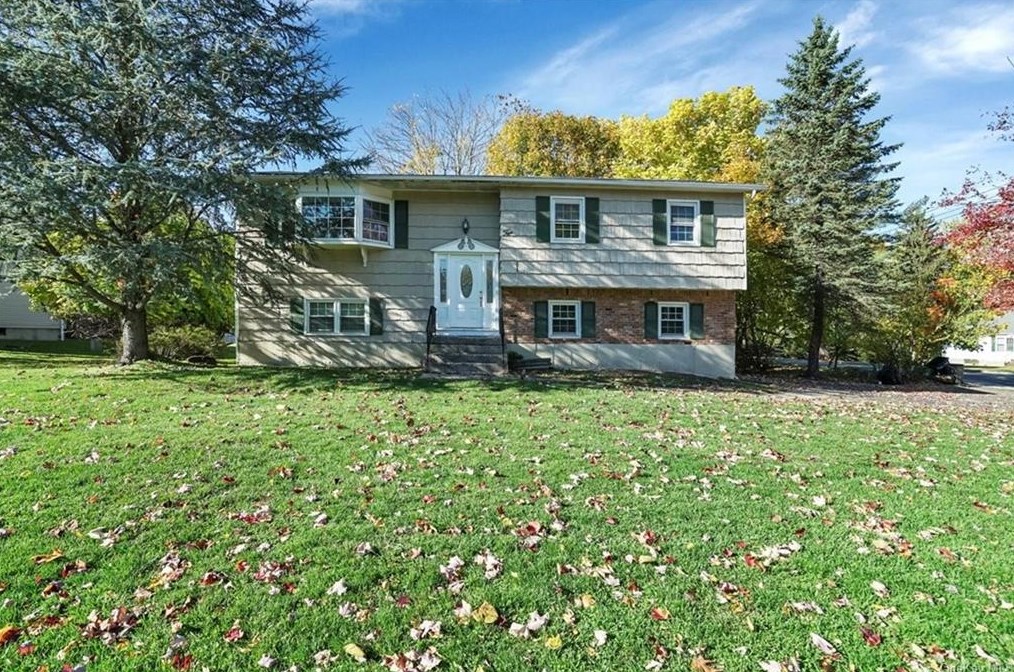 2 Mountainview Dr, Thiells, NY 10984
