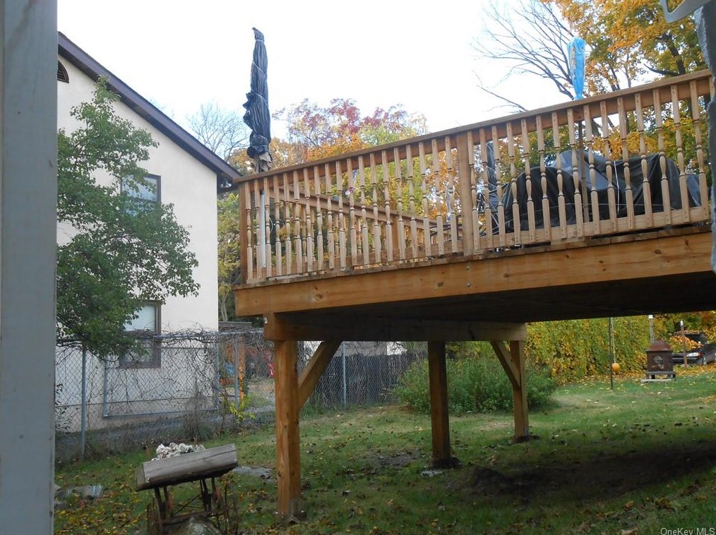 94 Maple St, Newburgh NY  12550-4035 exterior