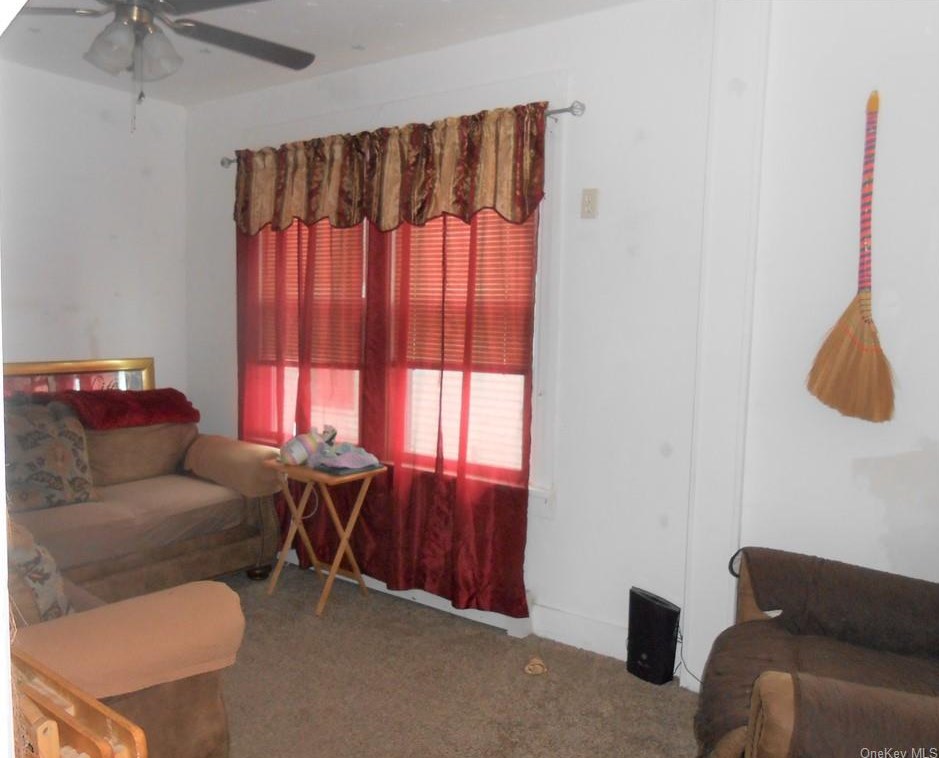 94 Maple St, Newburgh NY  12550-4035 exterior