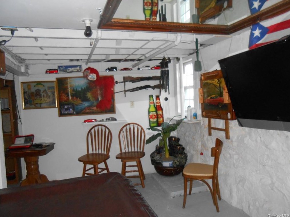 94 Maple St, Newburgh NY  12550-4035 exterior