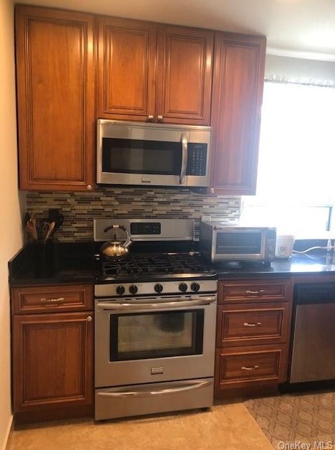3 Stokes Rd #1c, Yonkers, NY 10710