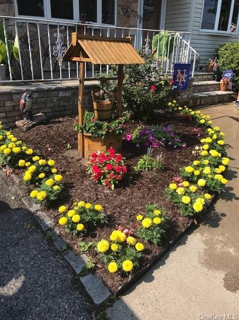 2 Mitchell Ln, Newburgh NY  12553-6121 exterior