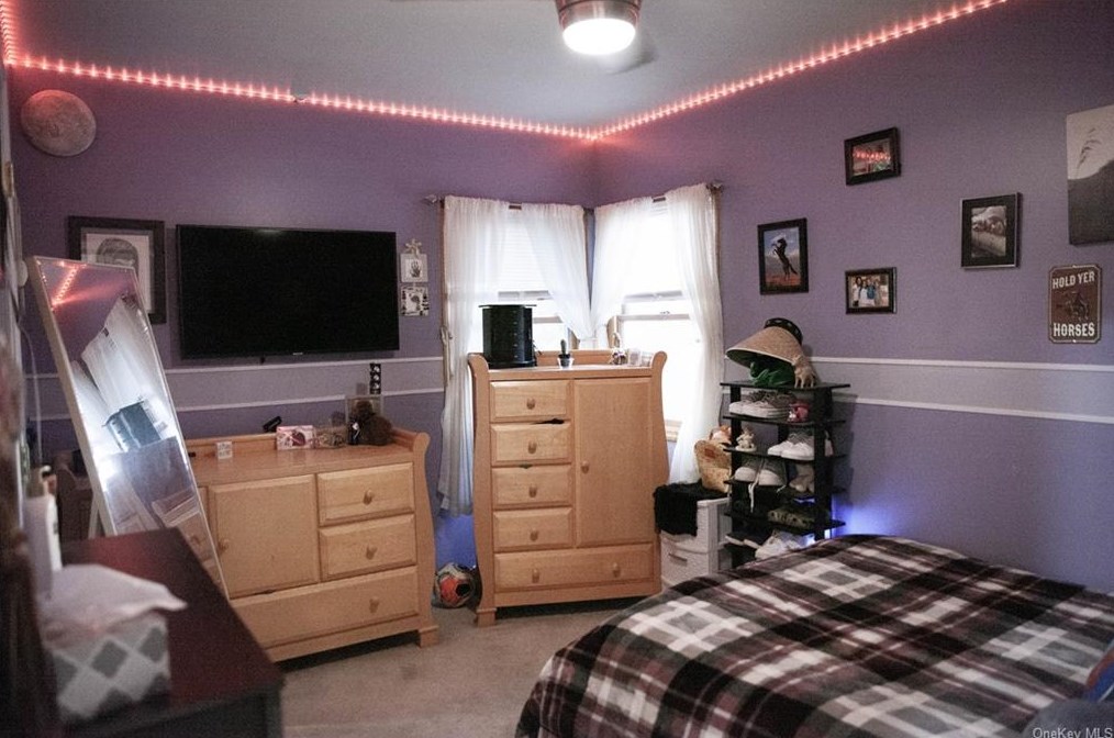 2 Mitchell Ln, Newburgh NY  12553-6121 exterior