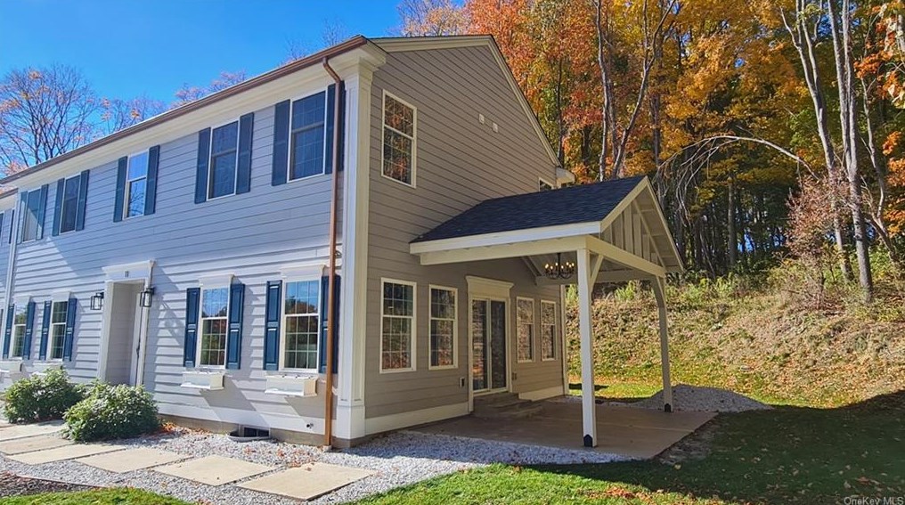 11 Wiltse Ln, Poughkeepsie, NY 12603
