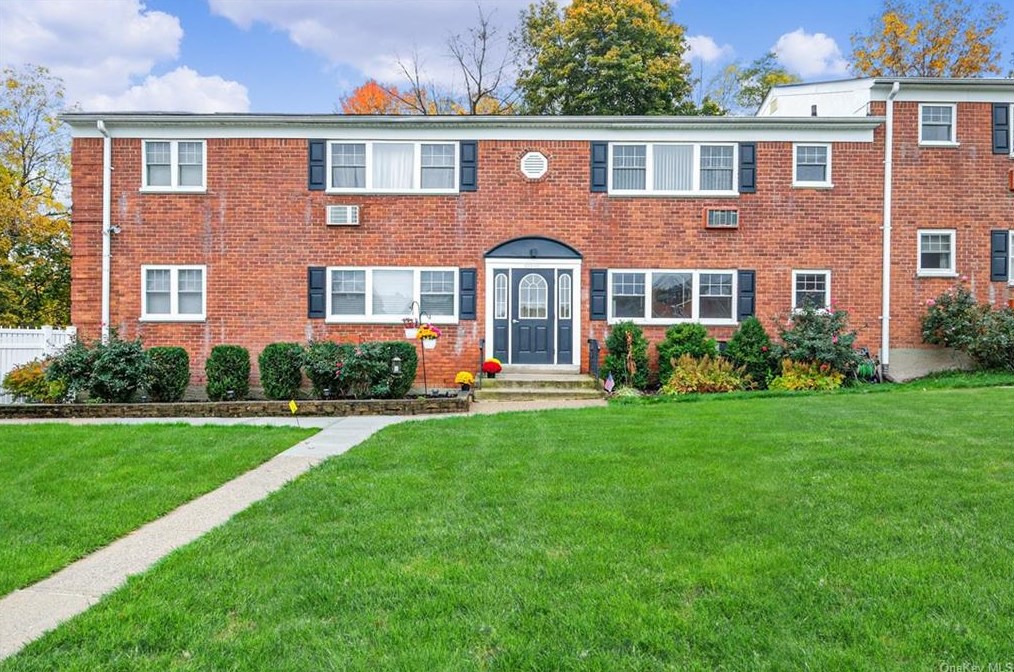 1879 Crompond Rd, Peekskill NY  10566-4115 exterior