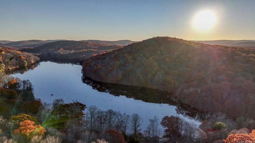 45 Rambler Rd, Kent Lakes NY  10512-3100 exterior