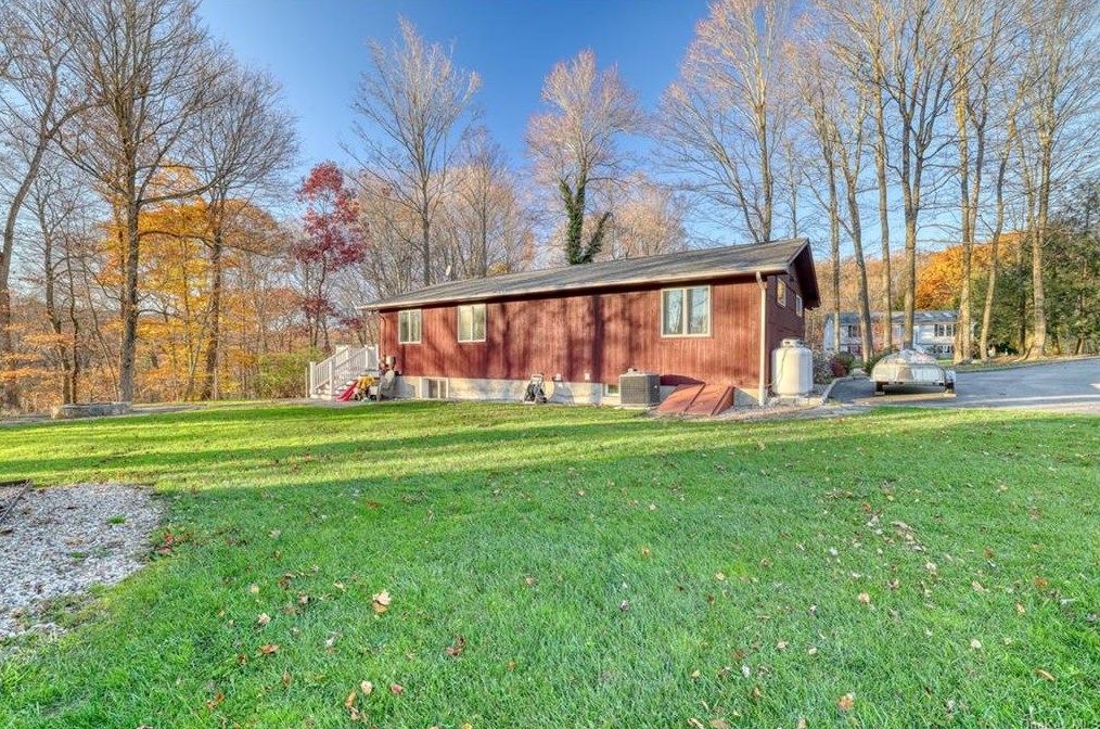 45 Rambler Rd, Kent Lakes NY  10512-3100 exterior