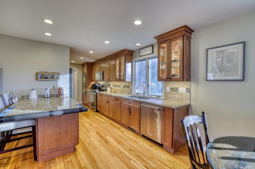 45 Rambler Rd, Kent Lakes NY  10512-3100 exterior