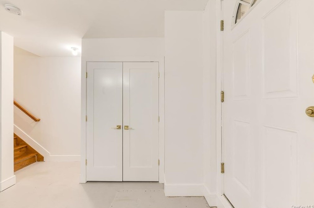 1114 Parkview Dr, Chestnut Ridge NY  10977-4976 exterior