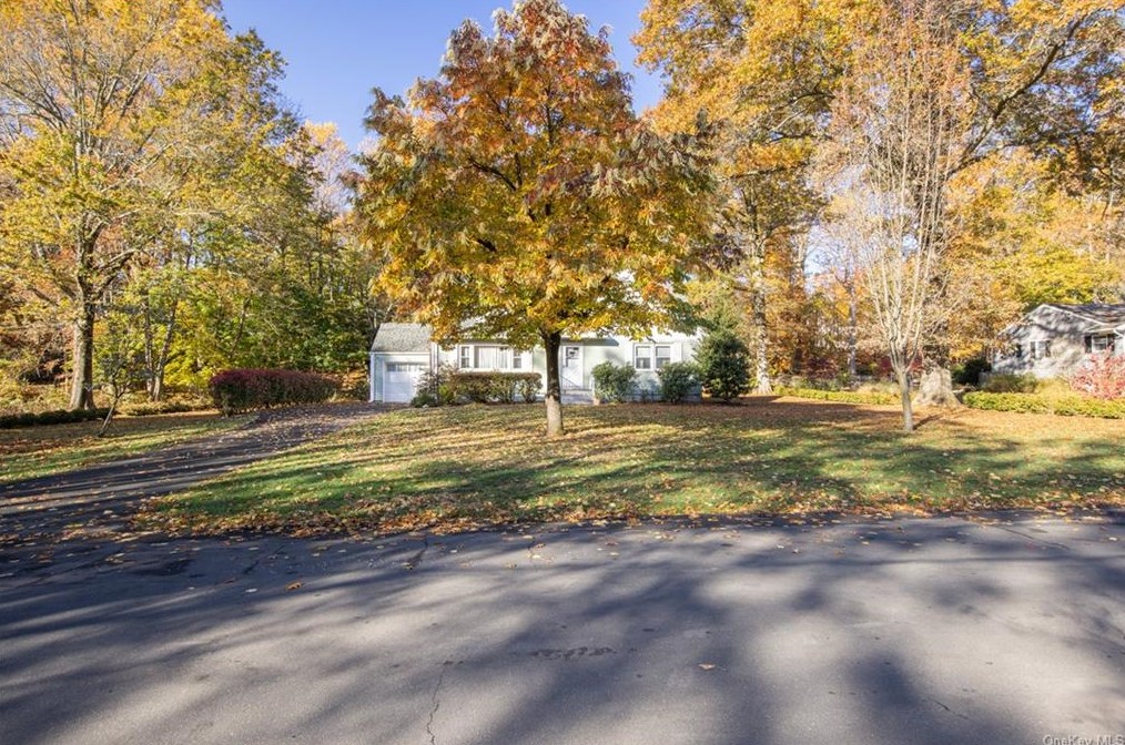 3 Oakwood Terrace, Chestnut Ridge, NY 10977