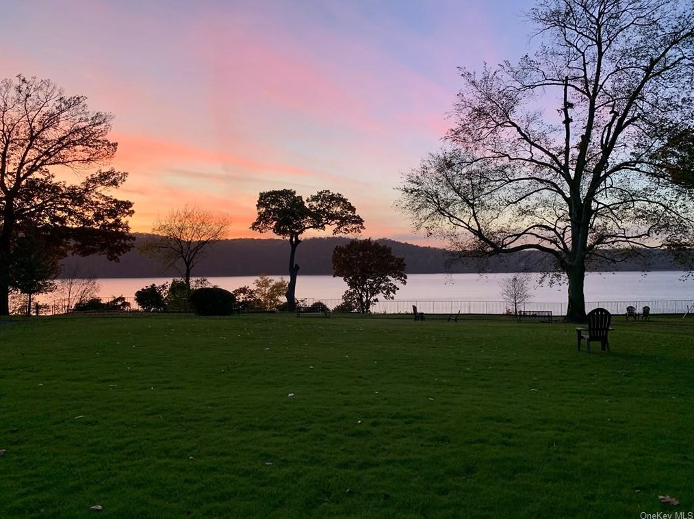 765 Broadway, Yonkers NY  10706-1009 exterior