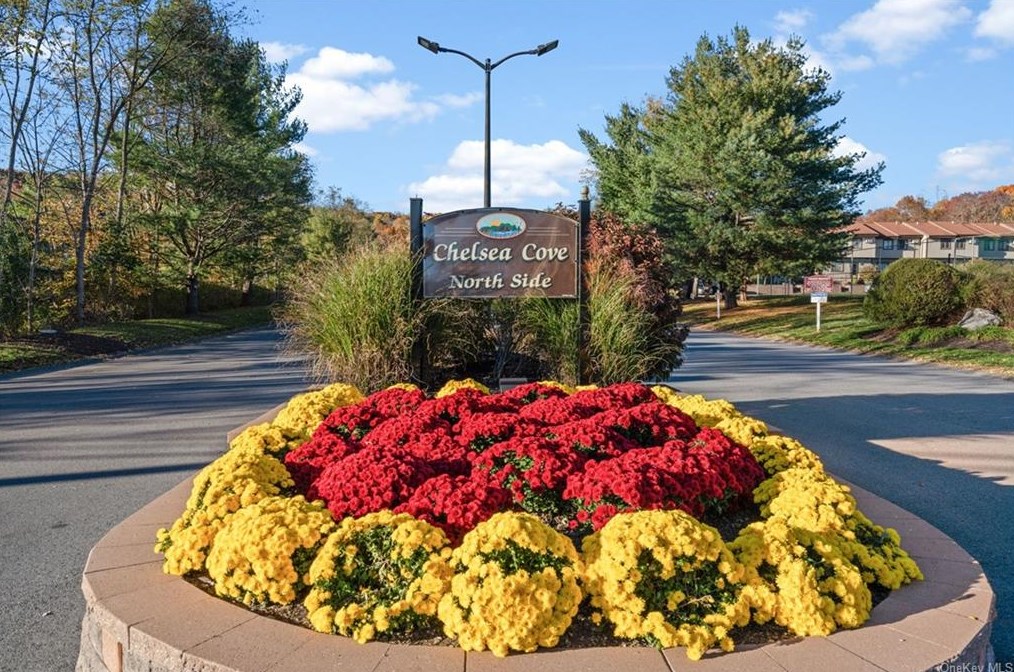 8204 Chelsea Cove N, East Fishkill, NY 12533