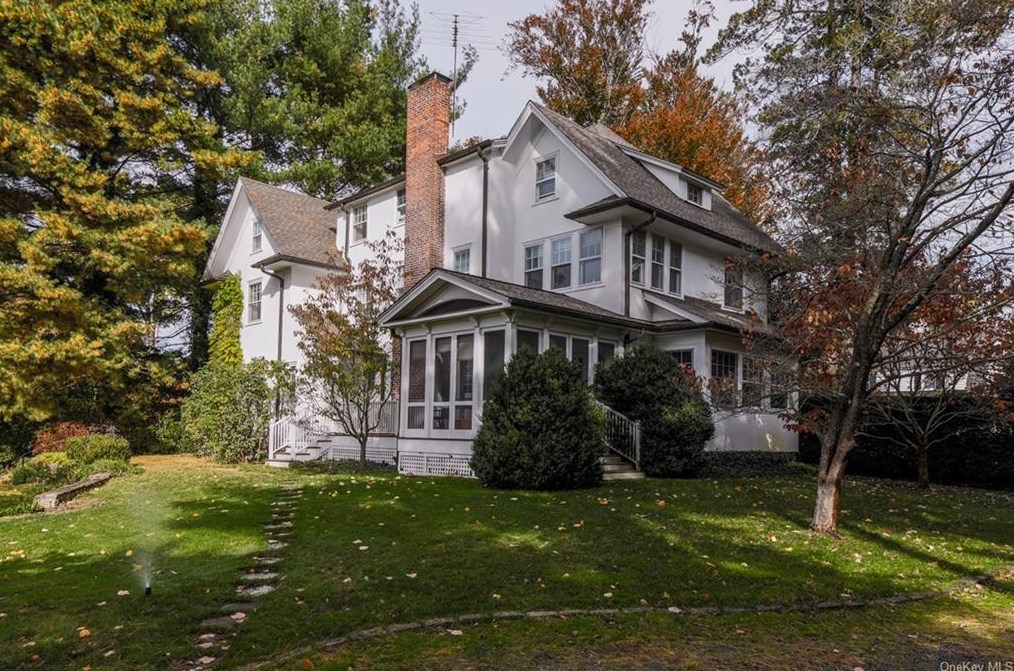 25 Oriole Ave, Yonkers, NY 10708-2513