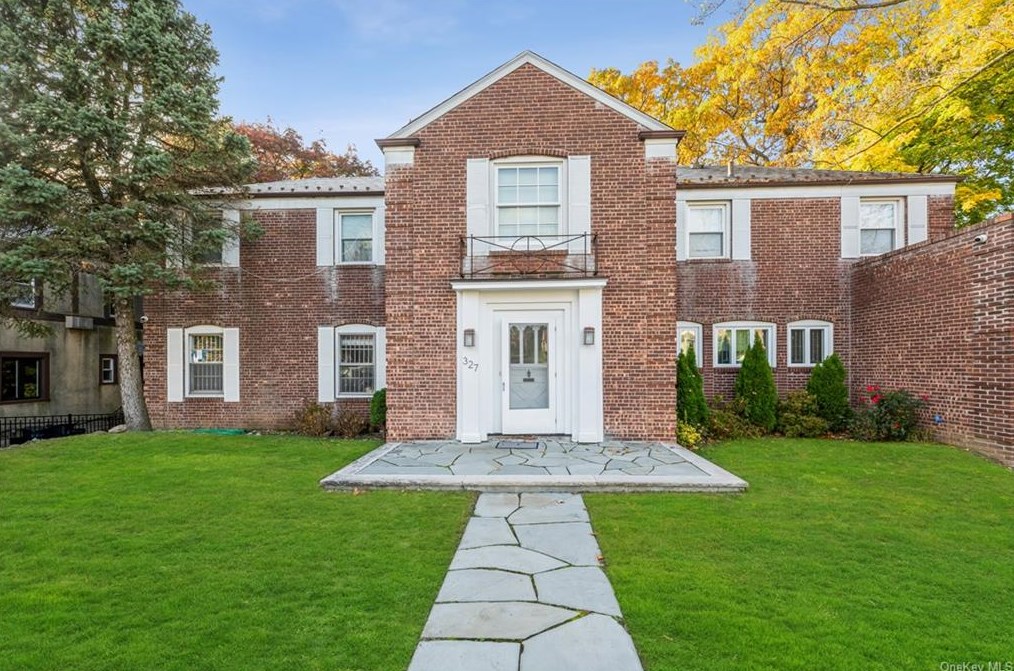 323 Lee Ave, Yonkers, NY 10705-2719