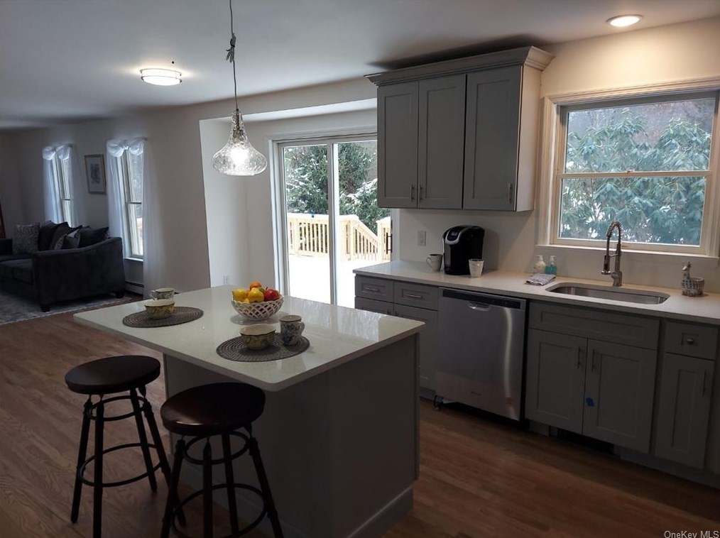 17 Canterberry Ct, East Fishkill NY  12533-5260 exterior