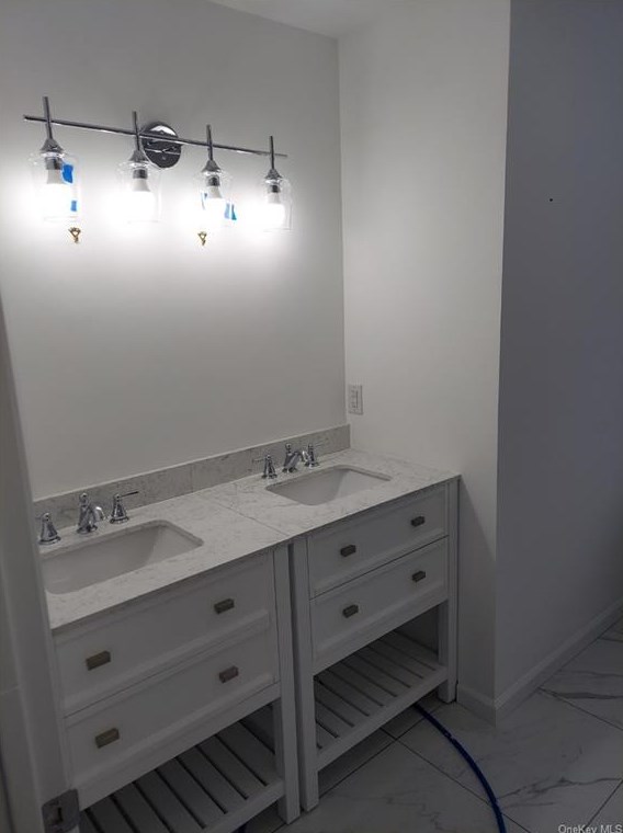 17 Canterberry Ct, East Fishkill NY  12533-5260 exterior