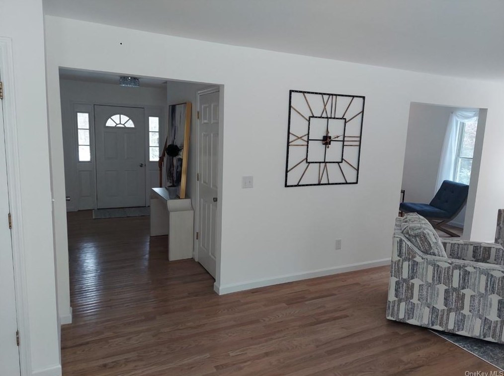 17 Canterberry Ct, East Fishkill NY  12533-5260 exterior