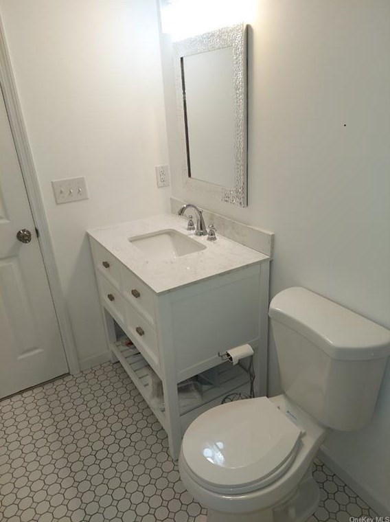 17 Canterberry Ct, East Fishkill NY  12533-5260 exterior