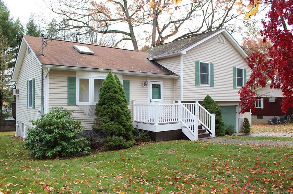 16 Knapp Ter, Goshen NY  10924-2608 exterior