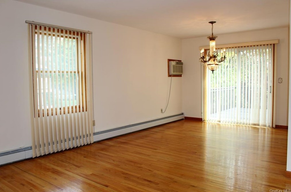 16 Knapp Ter, Goshen NY  10924-2608 exterior