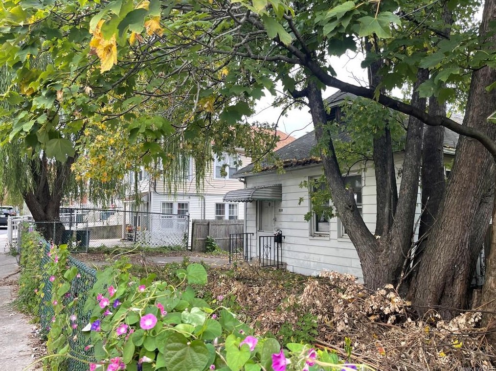 310 Huntington Ave, Bronx, NY 10465