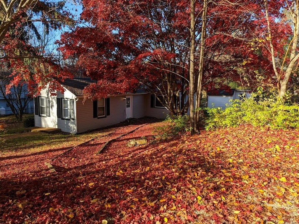 15 Garrison Rd, Kent Lakes, NY 10512