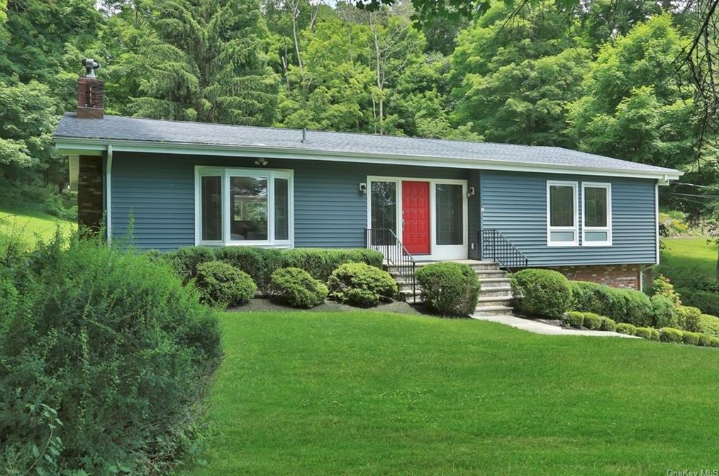 32 Brookwood Rd, Bedford, NY 10506-1905