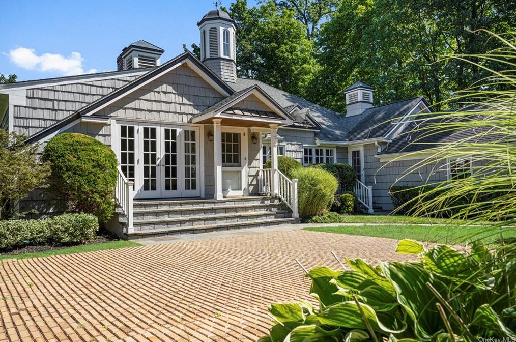 820 Orienta Ave, Mamaroneck NY  10543-4313 exterior