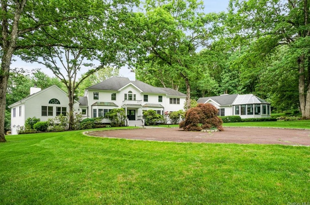 810 Old Post Rd, Bedford, NY 10506