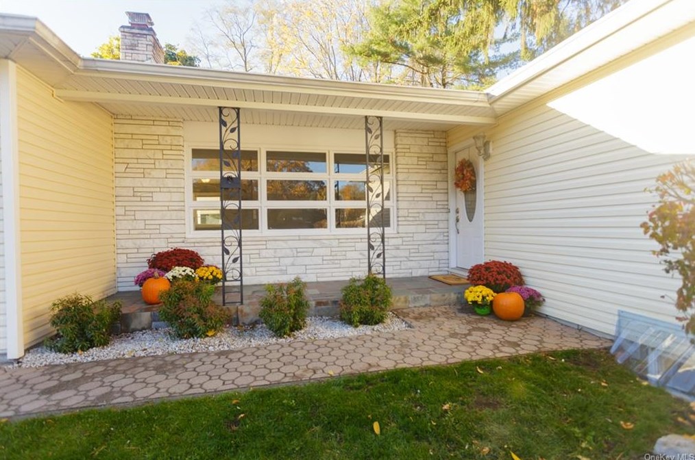 88 Wilbur Blvd, Poughkeepsie, NY 12603-4636