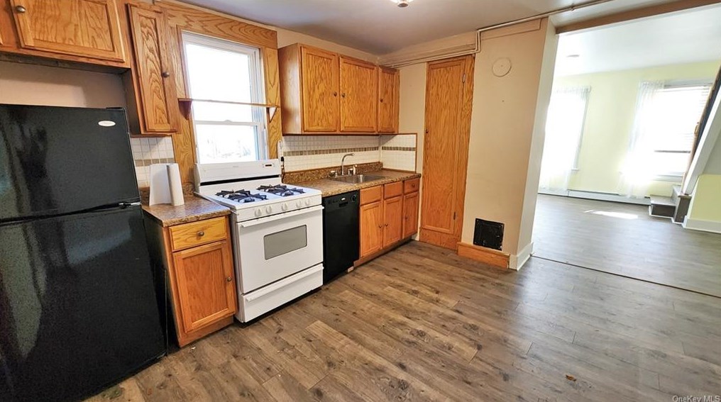 82 Knoell Rd, Goshen NY  10924-5423 exterior