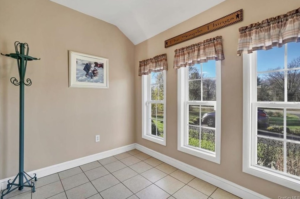 40 Rock Cut Rd, Newburgh NY  12550-2308 exterior