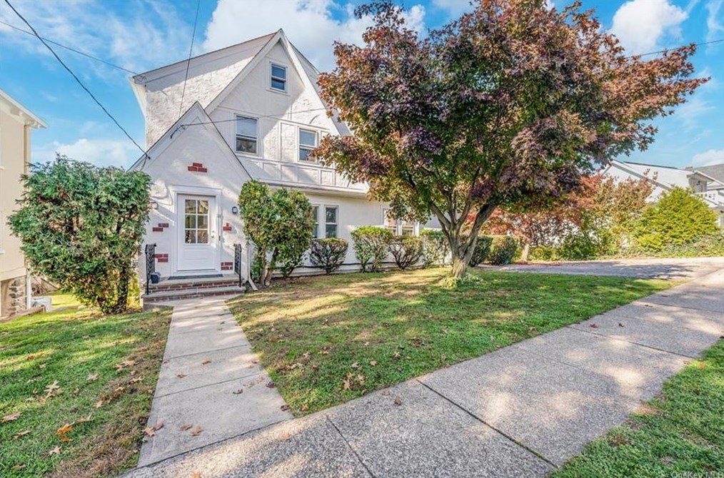 21 S Lawn Ave, Elmsford, NY 10523
