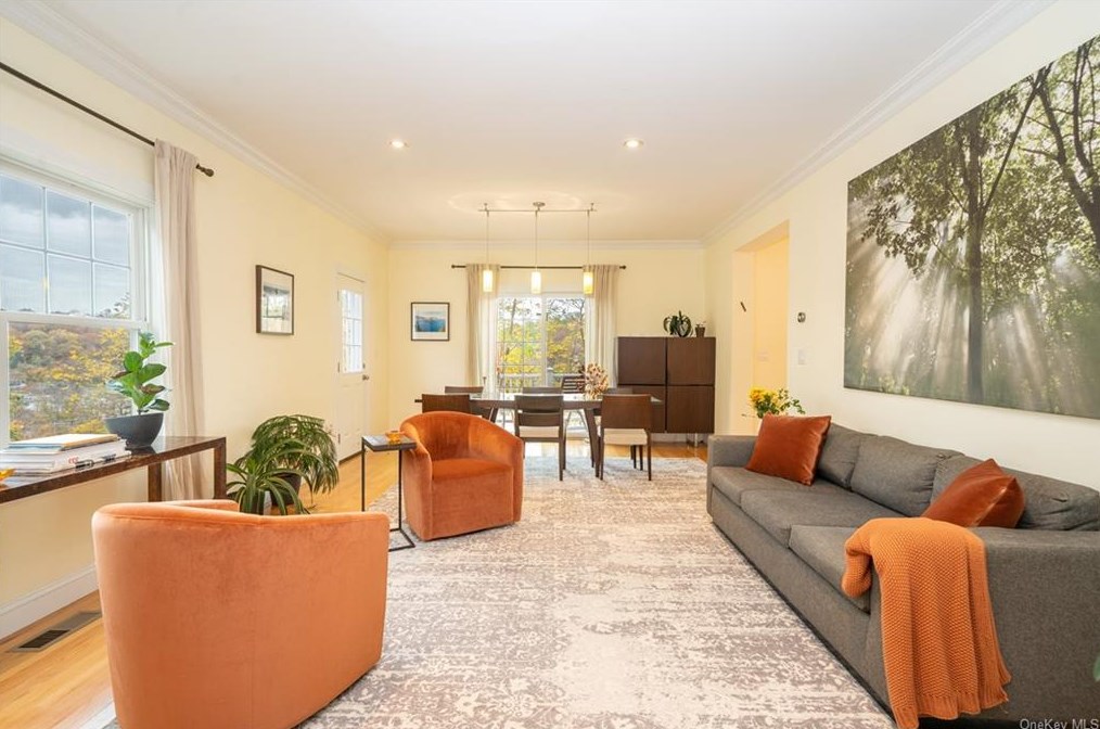 79 Florence Ave, Dobbs Ferry, NY 10522-2623