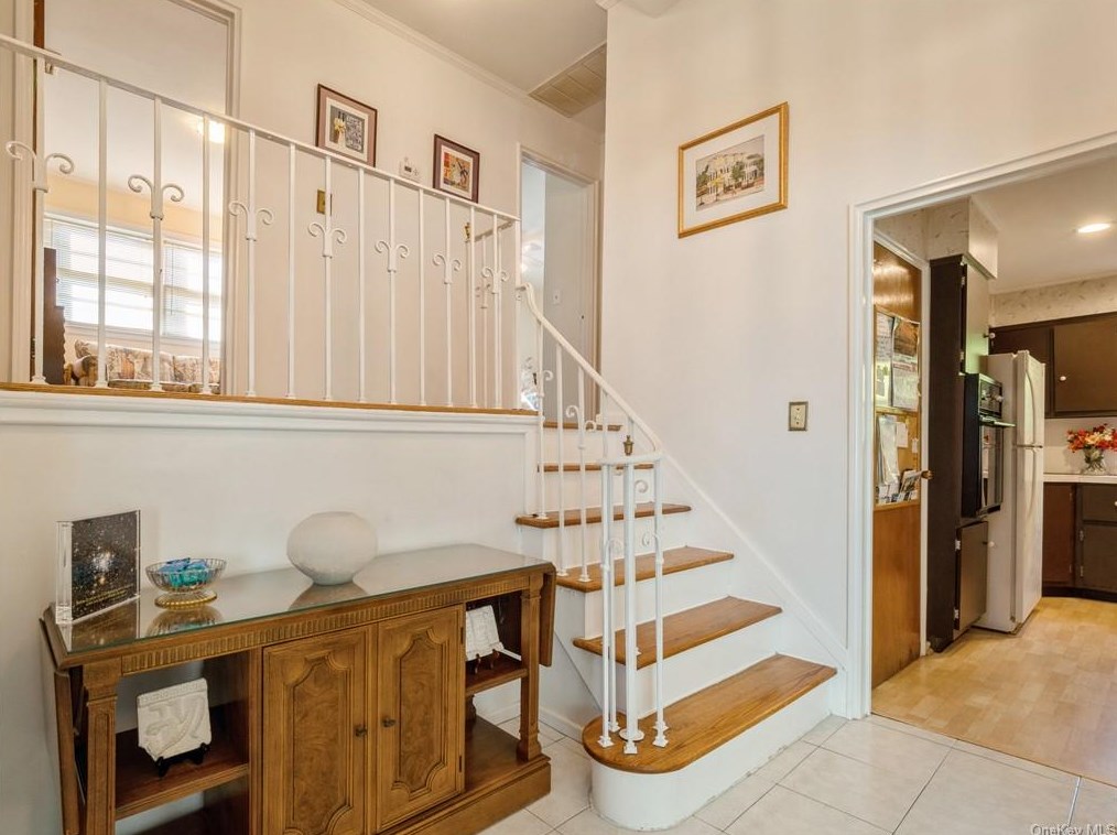 37 Meyer St, Roosevelt, NY 11575