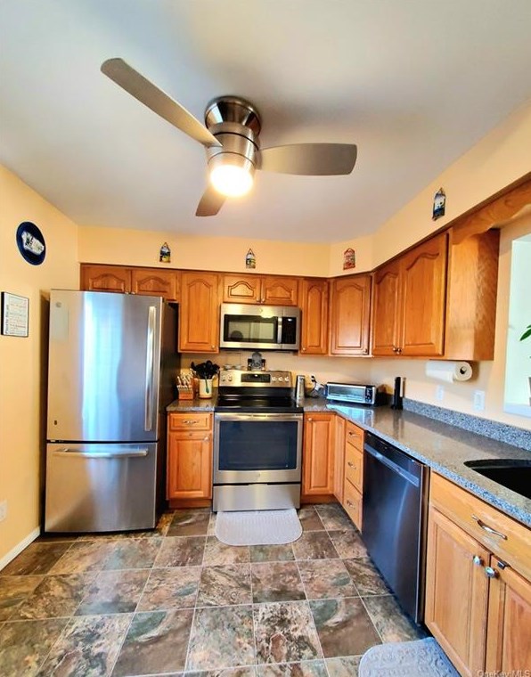 7503 Chelsea Cove N, East Fishkill, NY 12533