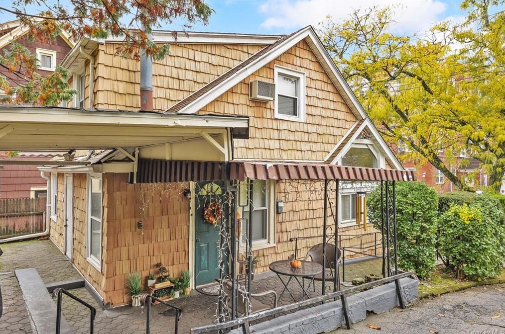 57 Clove Rd, New Rochelle, NY 10801