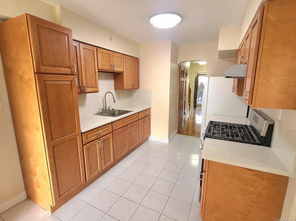 1142 83rd St, Brooklyn NY  11228-2938 exterior