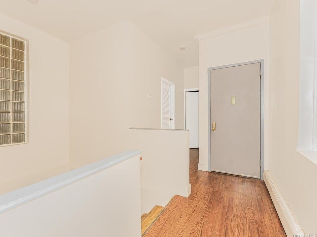 96 Elliott Ave, Yonkers NY 10705-2305 exterior