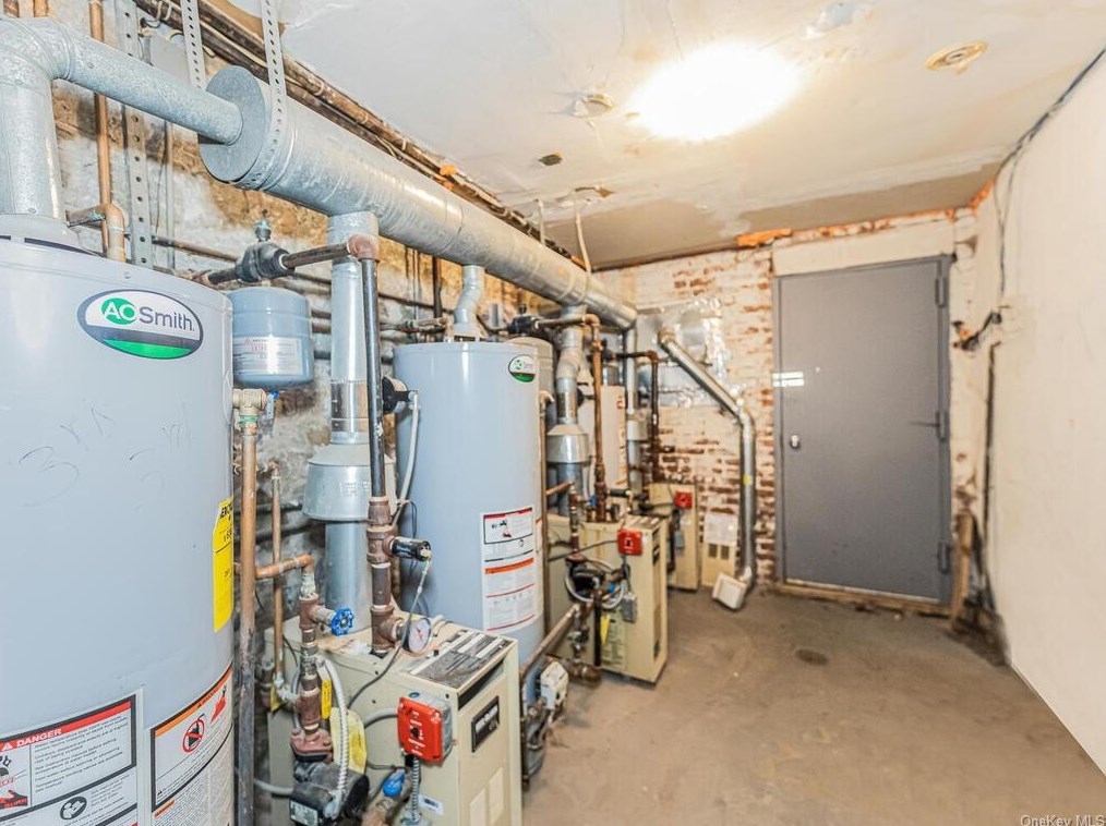 96 Elliott Ave, Yonkers NY 10705-2305 exterior