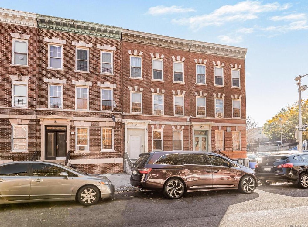 96 Elliott Ave, Yonkers NY 10705-2305 exterior