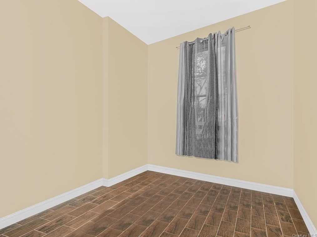 96 Elliott Ave, Yonkers NY 10705-2305 exterior