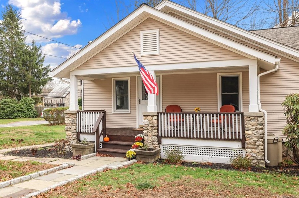 1195 New Rd, Shrub Oak, NY 10588
