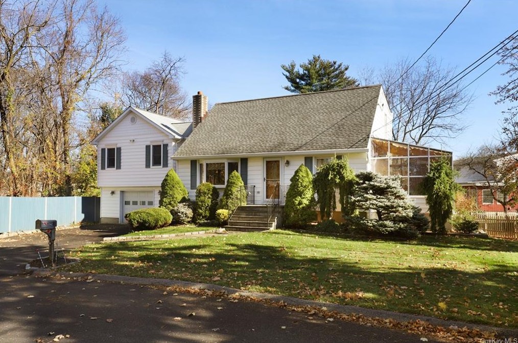1926 Maple Hill St, Yorktown Hgts, NY 10598